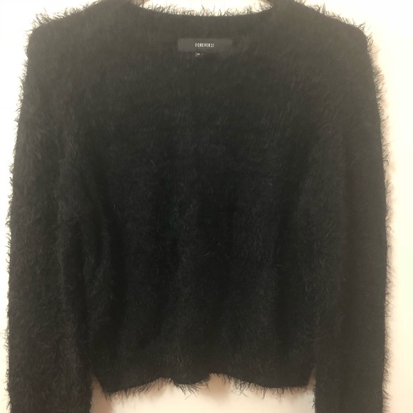 Fuzzy black cropped sweater - Picture 1 of 3